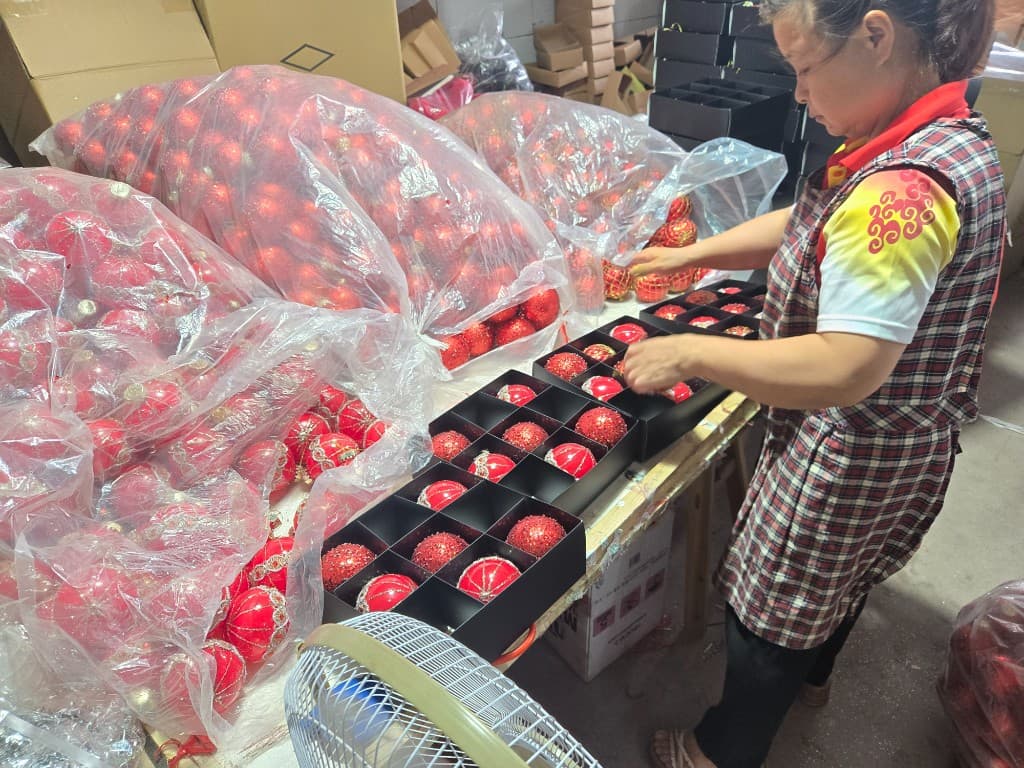 Germany luxury Christmas ornament retail gift box packing for OEM programs — Christmas ornament manufacturer and Christmas ornaments wholesale production at Shuanglin Crafts factory in China