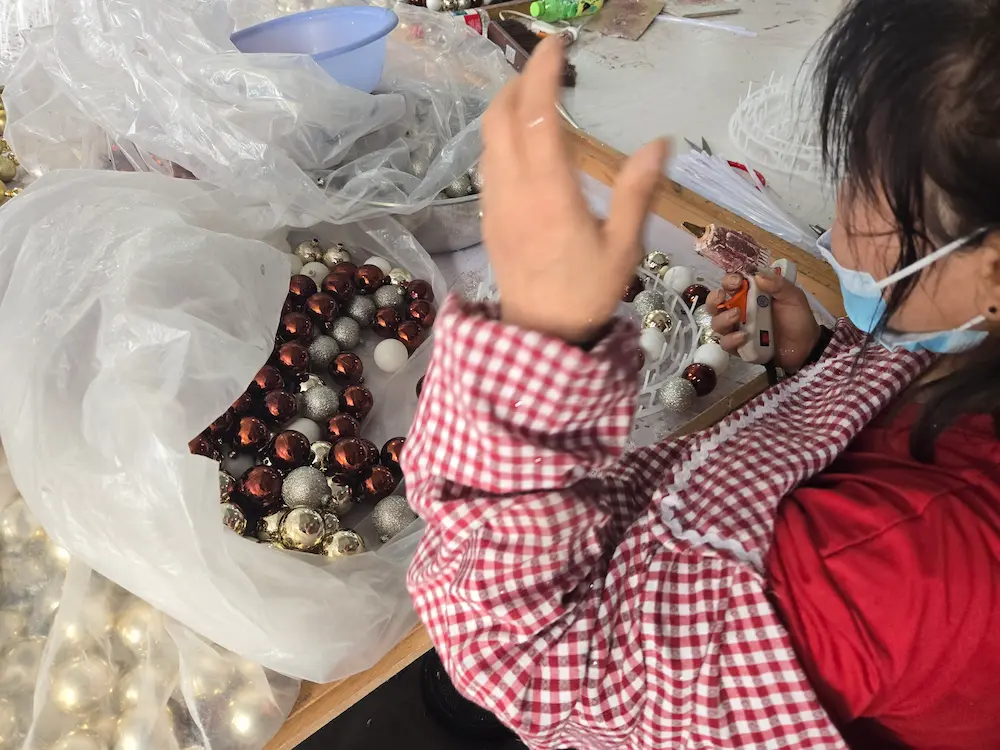 Christmas ornament manufacturer China quality inspection before export packaging